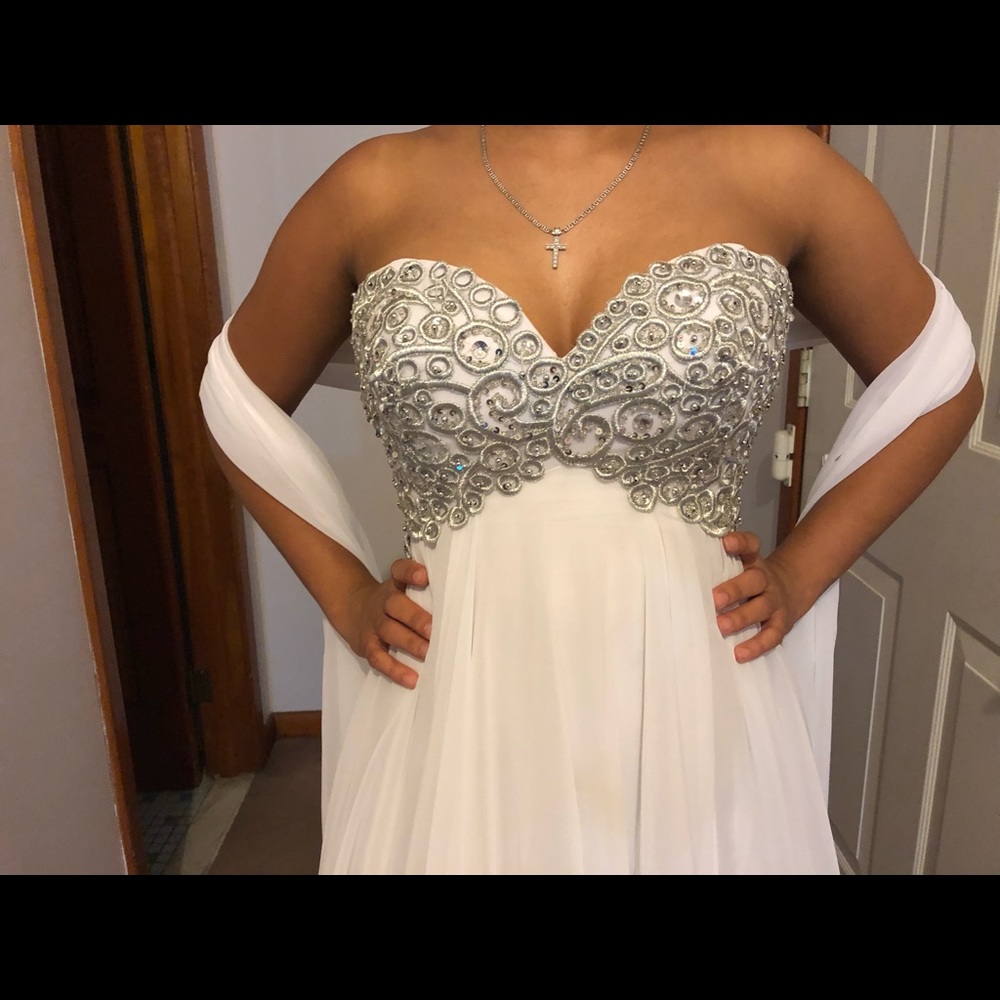 PROM DRESS - Picture 4 of 6